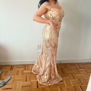 Sparkly gold gown perfect for weddings, prom, parties m, etc